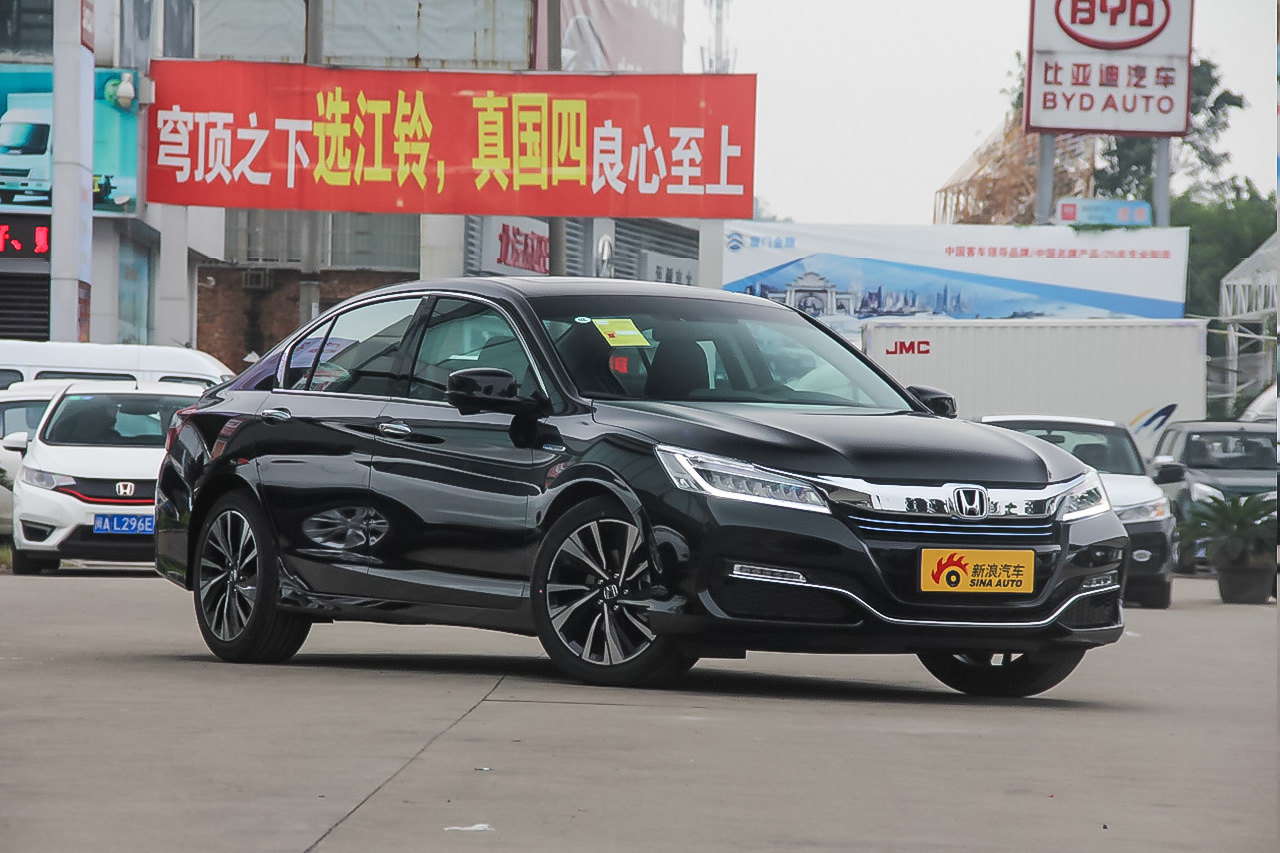 2016款雅阁混动2.0L自动锐领版