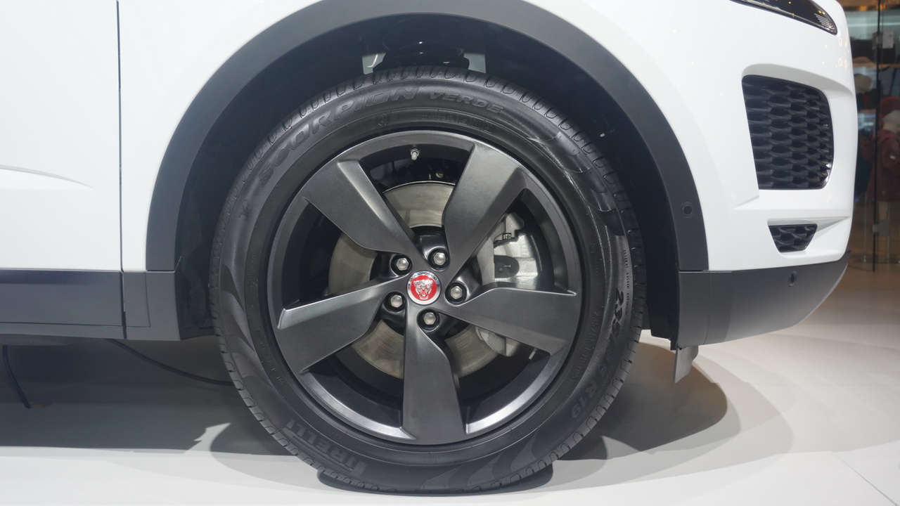 2018成都车展实拍：捷豹E-PACE