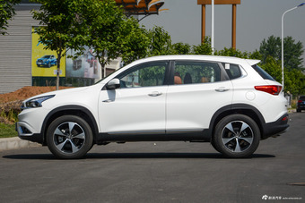 2016款瑞虎7 1.5T手动耀臻版