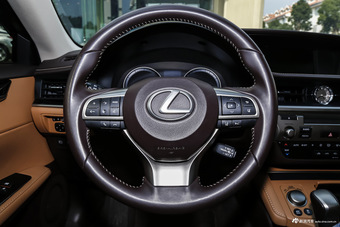 2015款雷克萨斯ES 2.5L自动300h舒适型