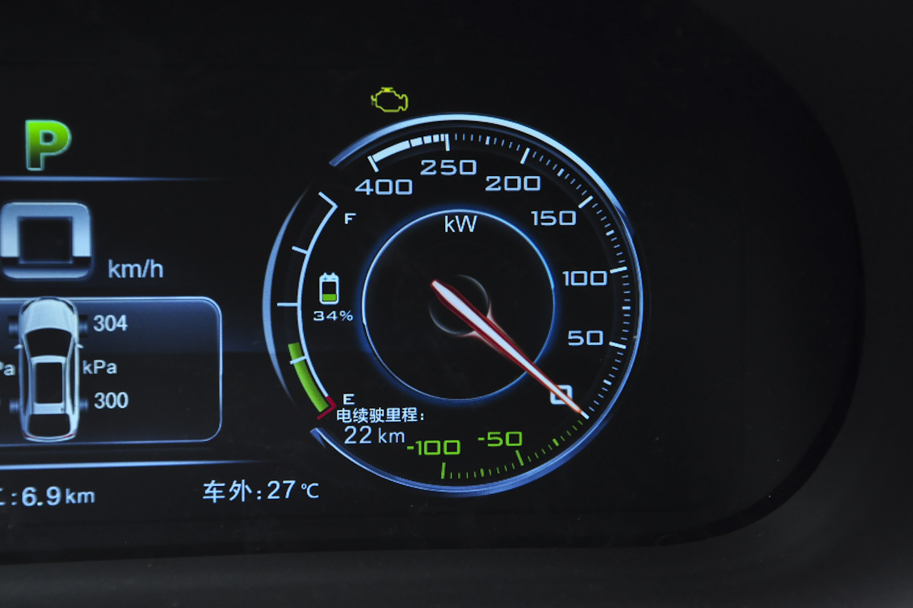 2015款比亚迪唐2.0T自动四驱旗舰型