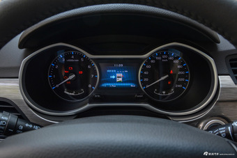 2017款吉利帝豪1.5L手动三厢百万款向上版