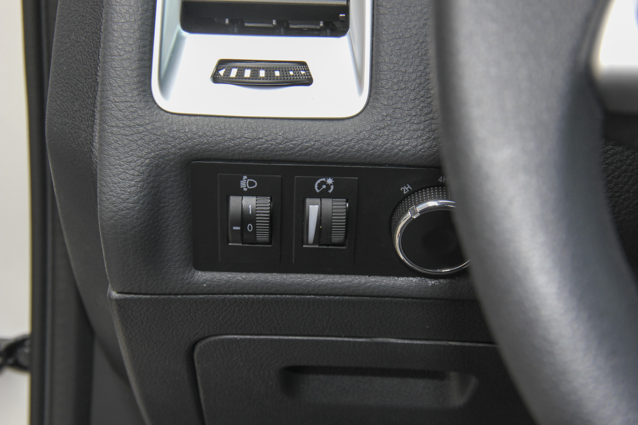 2017款域虎7 2.4T手动柴油两驱豪华版JX4D24A5L