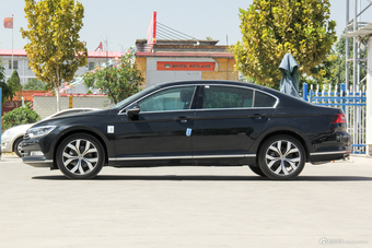 2018款迈腾1.8T自动330TSI DSG尊贵型