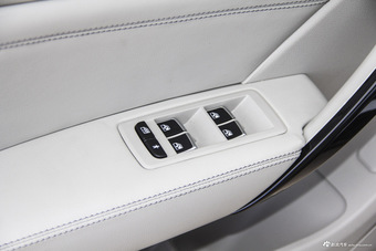 2016款众泰Z700 1.8T自动DCT典雅型