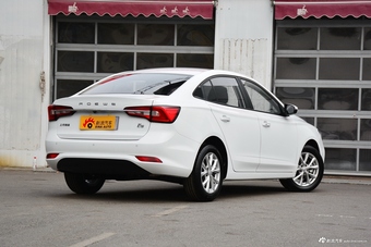 2019款荣威i5 1.5L手动4G互联朗越版