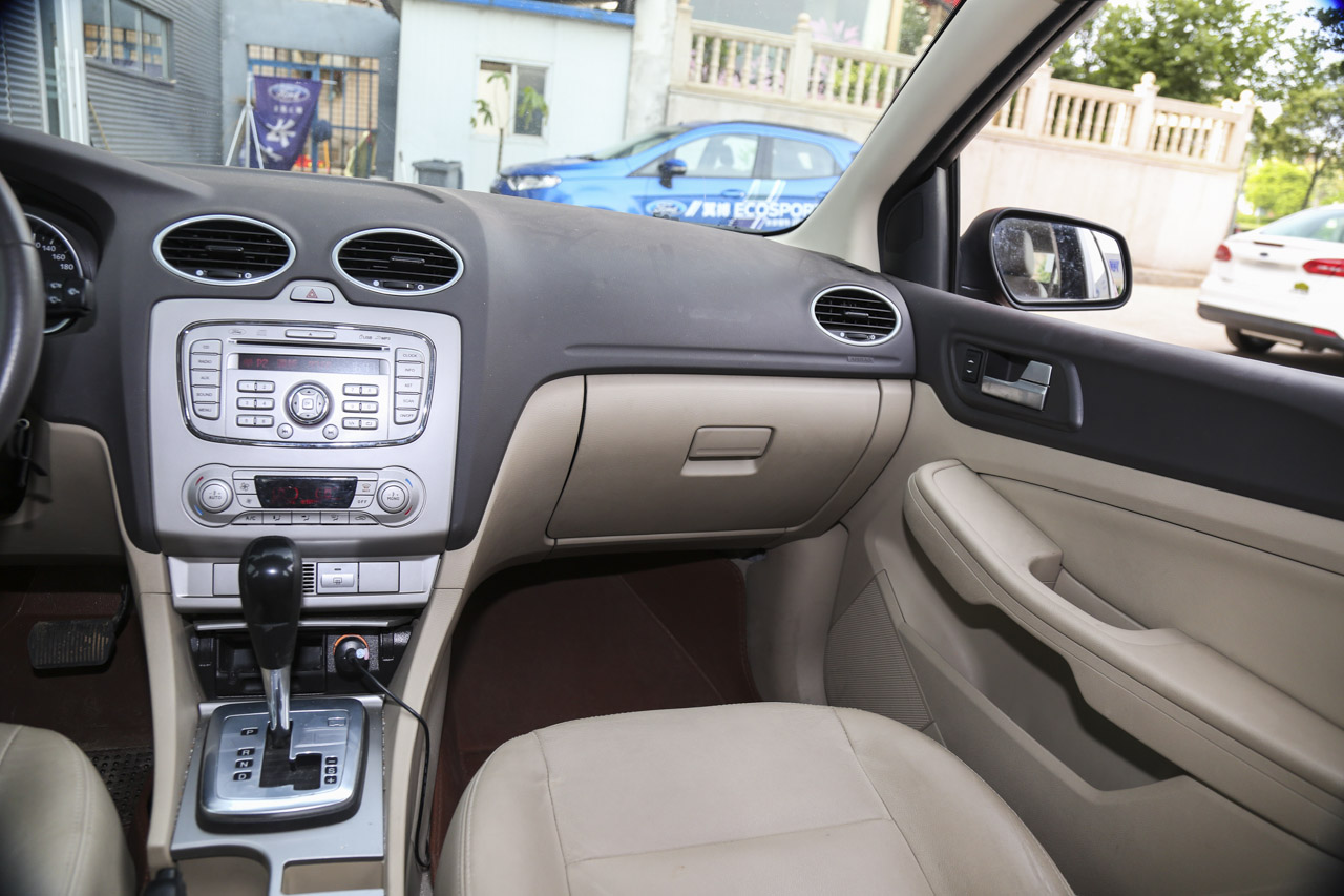 2013款福克斯两厢经典1.8L自动时尚型