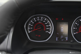 2018款东南DX3 1.5T自动旗舰型