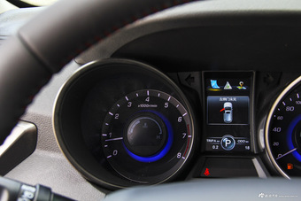 2016款长安CS75 1.8T自动精英型国4