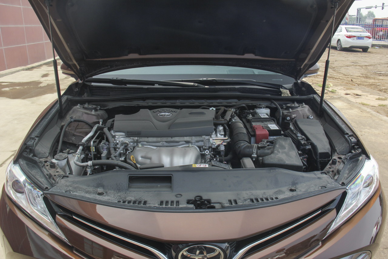 2018款凯美瑞2.0G自动豪华版