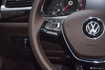 2016款辉昂2.0T两驱御尊豪华版380TSI
