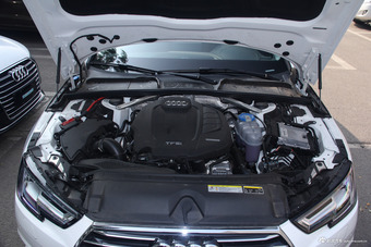 2017款奥迪A4L 2.0T自动40TFSI风尚型 