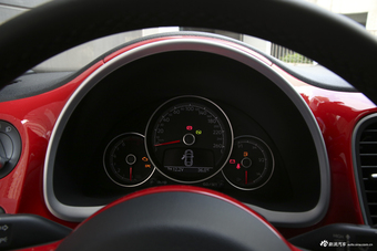 2018款甲壳虫1.2T自动魅舞红版180TSI