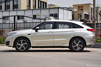 2017款本田UR-V 2.0L 370TURBO自动四驱尊耀版