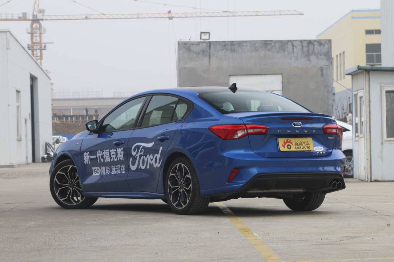 2019款福克斯三厢1.5T自动ST Line EcoBoost 180