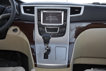 2014款金杯阁瑞斯2.7L自动旗舰型加长9座