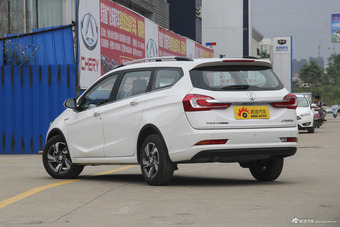 2017款宝骏310W 1.5L手动豪华型
