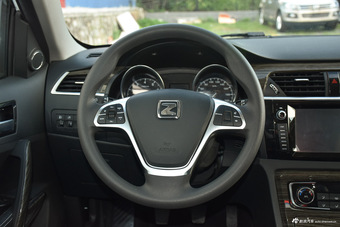 2015款众泰T600 1.5T手动豪华型 冰川白