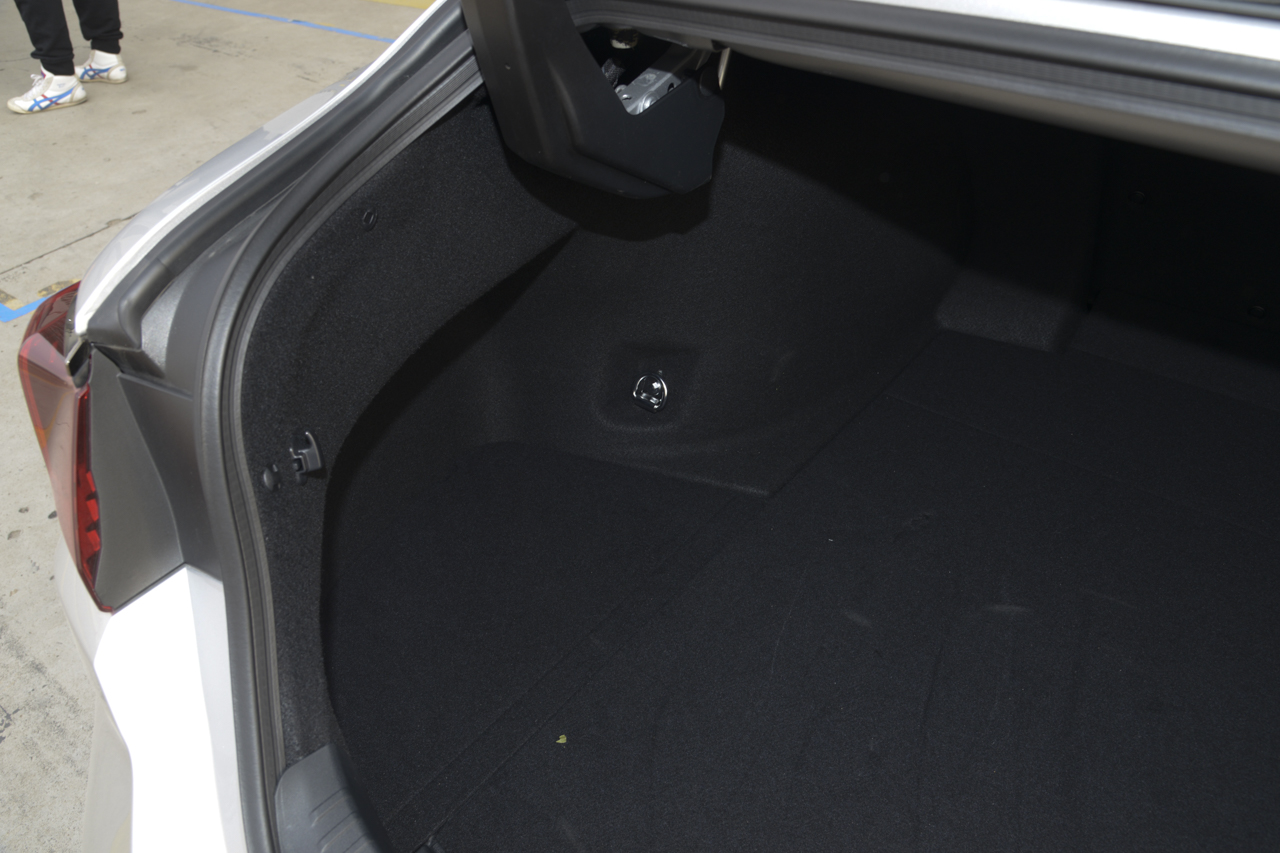 2018款雷克萨斯ES 2.5L自动260 F SPORT