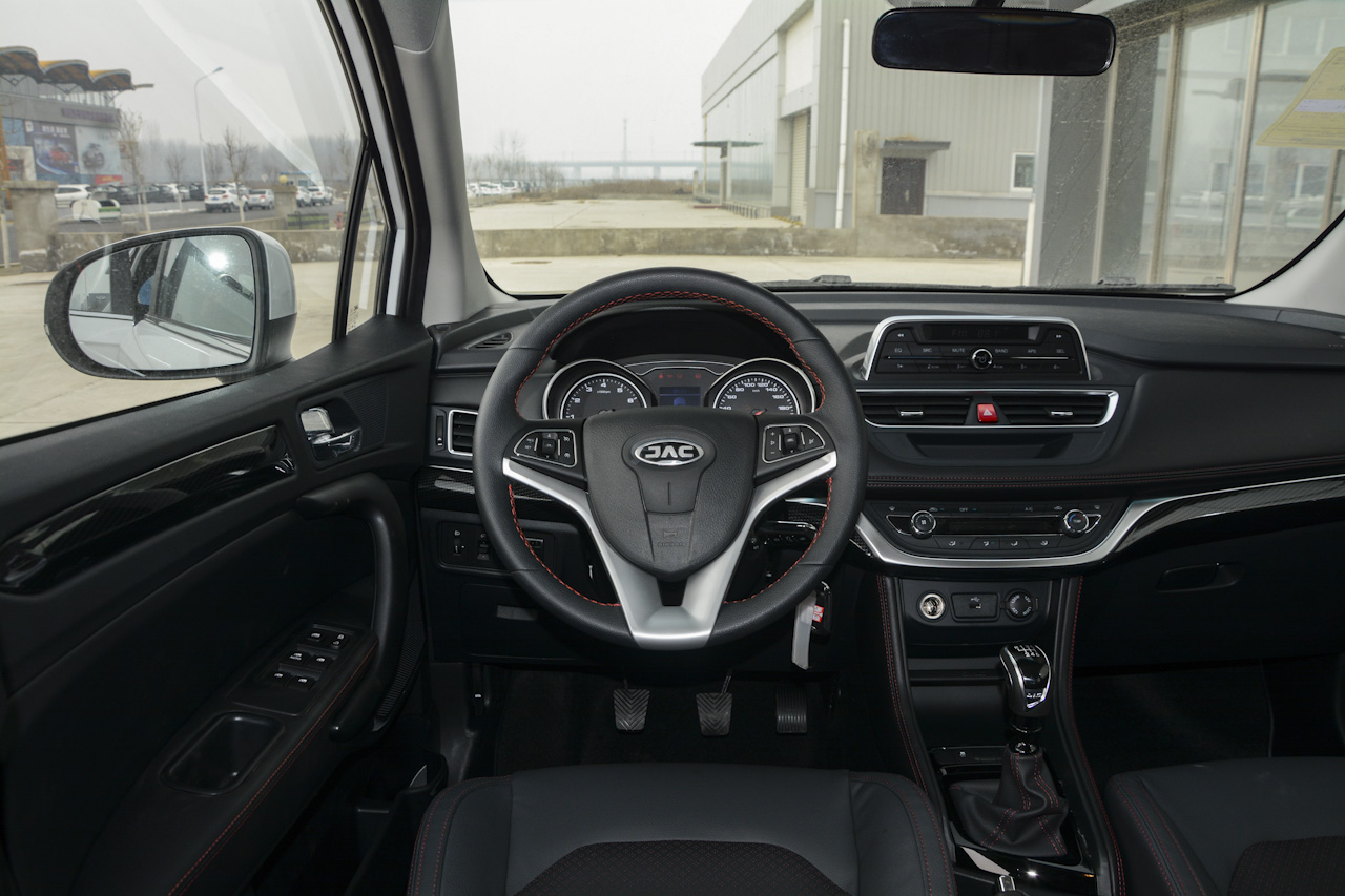 2018款瑞风S3定制版1.5L手动豪华智能型