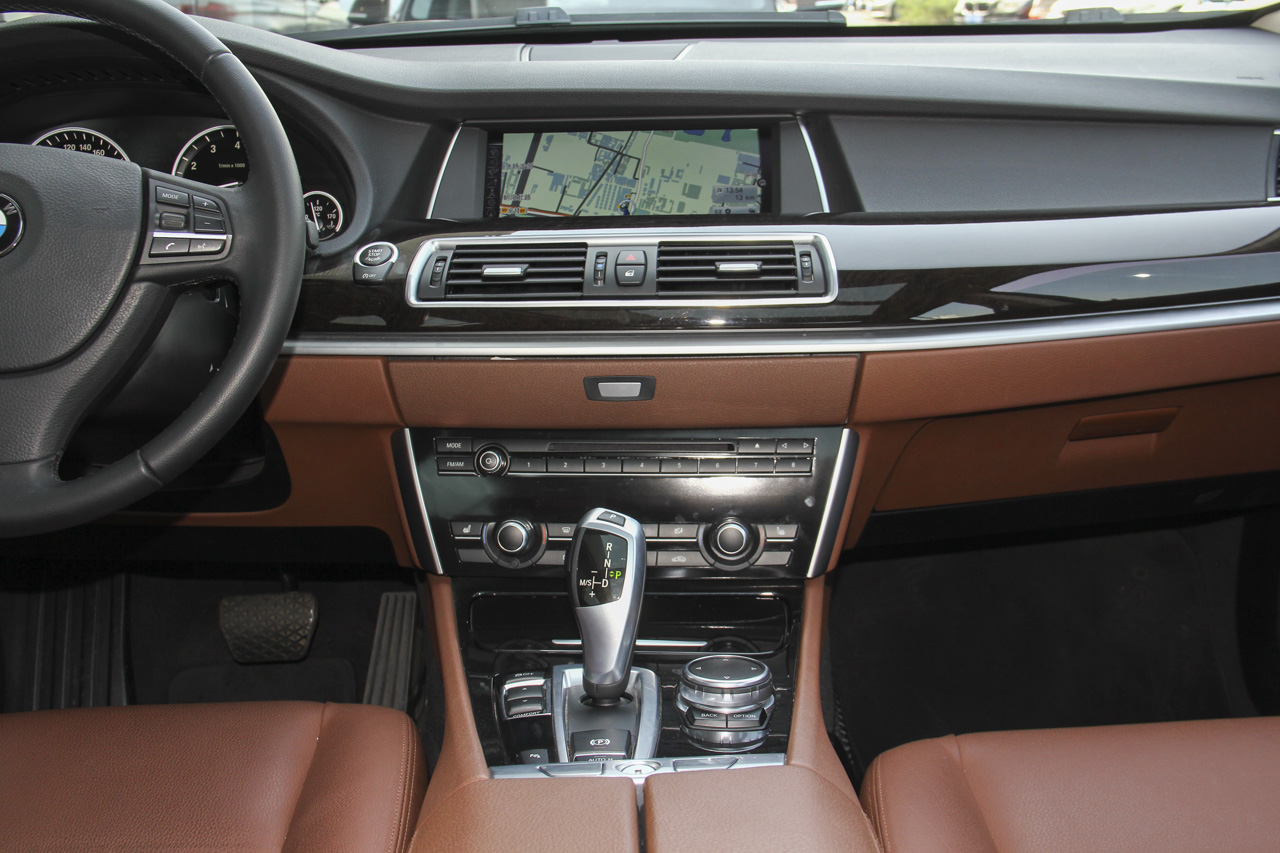 2015款宝马5系GT 2.0T自动528i领先型