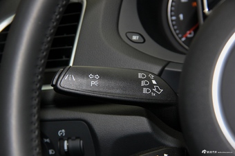 2017款奥迪Q3 2.0T自动35 TFSI风尚型