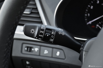 2017款全新胜达2.4L手动两驱智能型5座