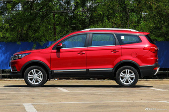 2016款北汽幻速S3L 1.5L手动尊贵型