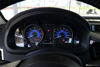 2018款中兴威虎 2.5T柴油国V两驱豪华型中双XD25T5