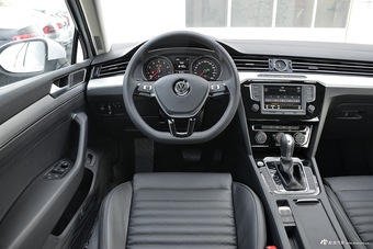 2017款迈腾1.8T自动330TSI DSG领先型