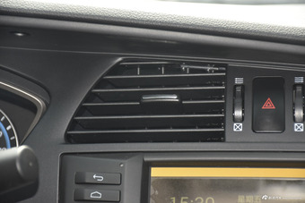 2017款海马M6 1.5T手动豪华型