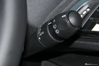 2017款标致5008 1.6T自动350THP精英版7座