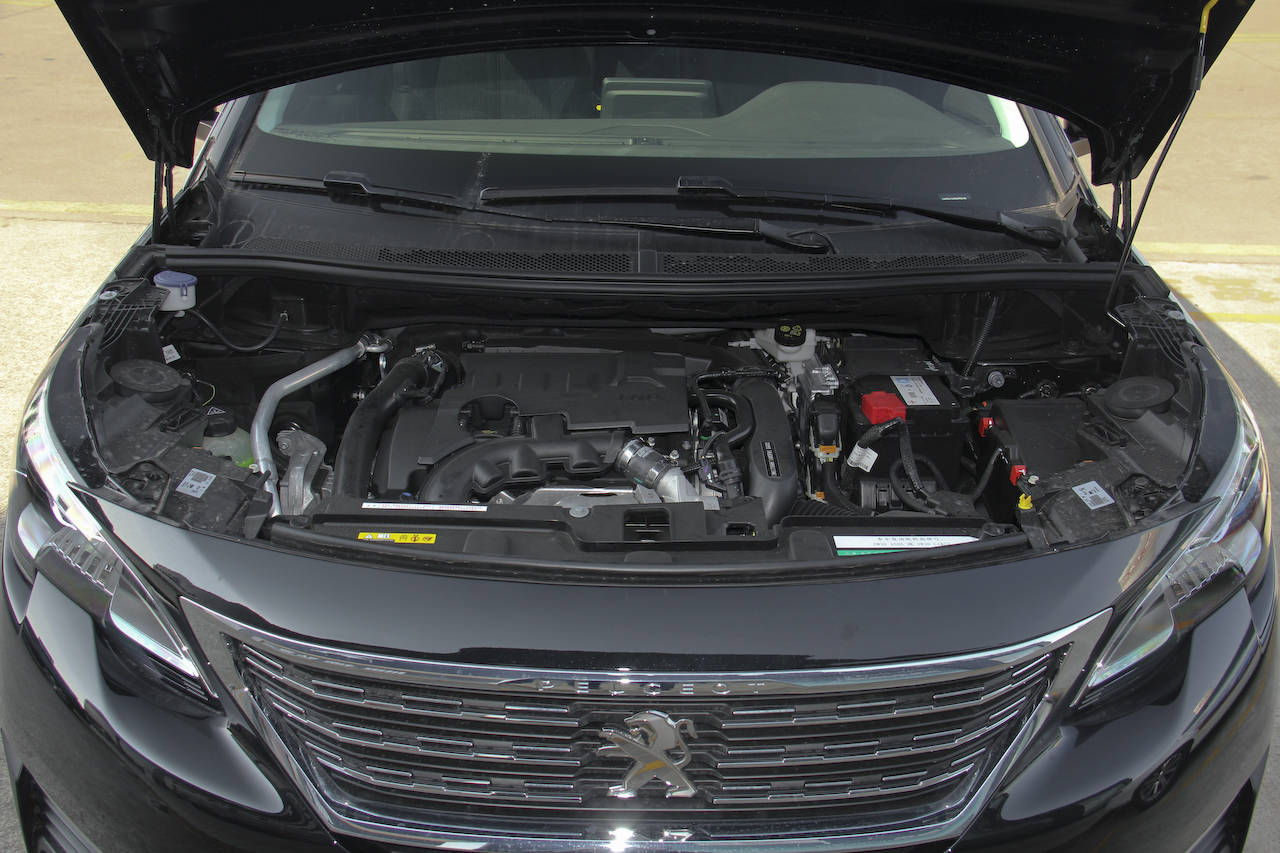 2017款标致5008 1.6T自动350THP精英版7座