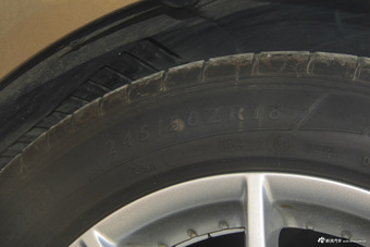 2015款捷豹XJL 3.0L自动SC两驱尊享商务版