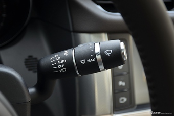 2017款捷豹XFL 2.0T自动200PS豪华版