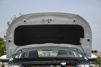 2016款标致308 1.6L手动时尚版