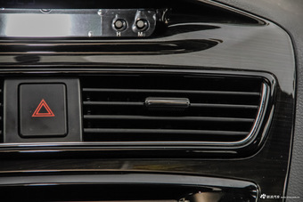 2015款英致737 1.5L手动豪华导航版