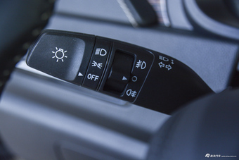 2018款君马S70 1.5T手动标准型