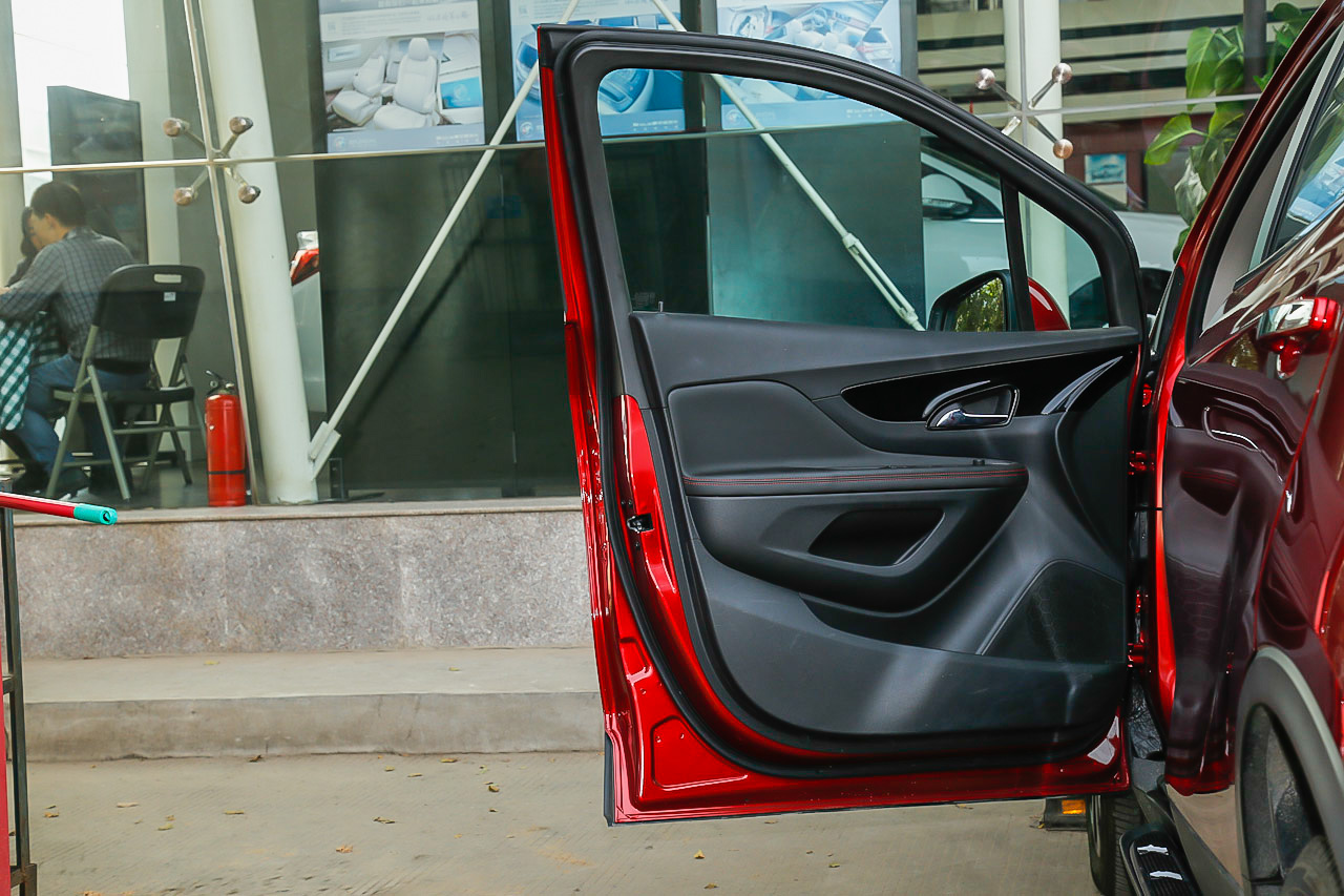 2016款昂科拉1.4T自动四驱全能旗舰型18T