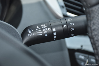 2015款海马S5 1.5T自动旗舰型