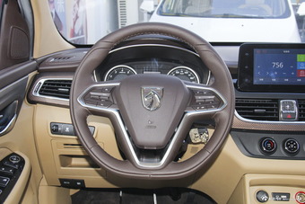 2017款宝骏730 1.5T手动时尚型7座