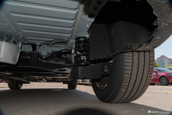 2017款标致5008 1.8T自动380THP精英版5座