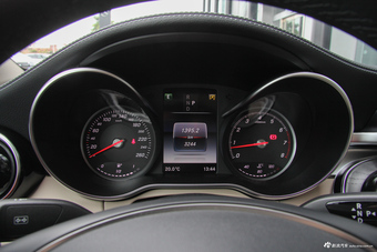 2017款改款奔驰C级C200L 2.0T自动运动版