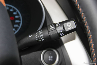 2016款比亚迪元1.5L手动舒适型