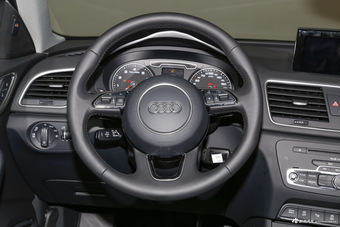 2016款奥迪Q3 2.0T自动35TFSI典藏版quattro进享型