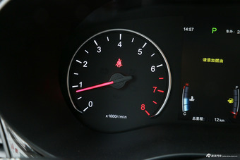 2018款比亚迪宋MAX 1.5T自动智联豪华型6座