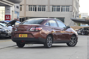 2018款启辰D60 1.6L自动智联精英版