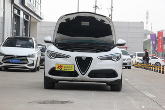 2017款Stelvio 2.0T 200HP自动豪华版