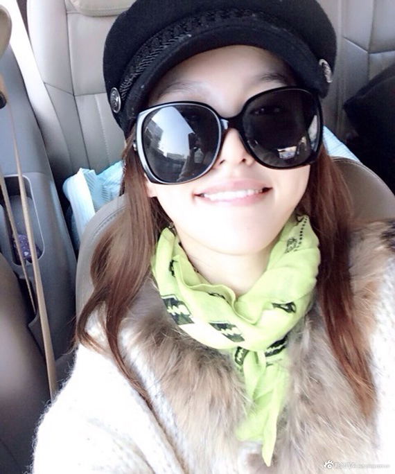 国民恋人唐嫣 坐车里秒变逗逼