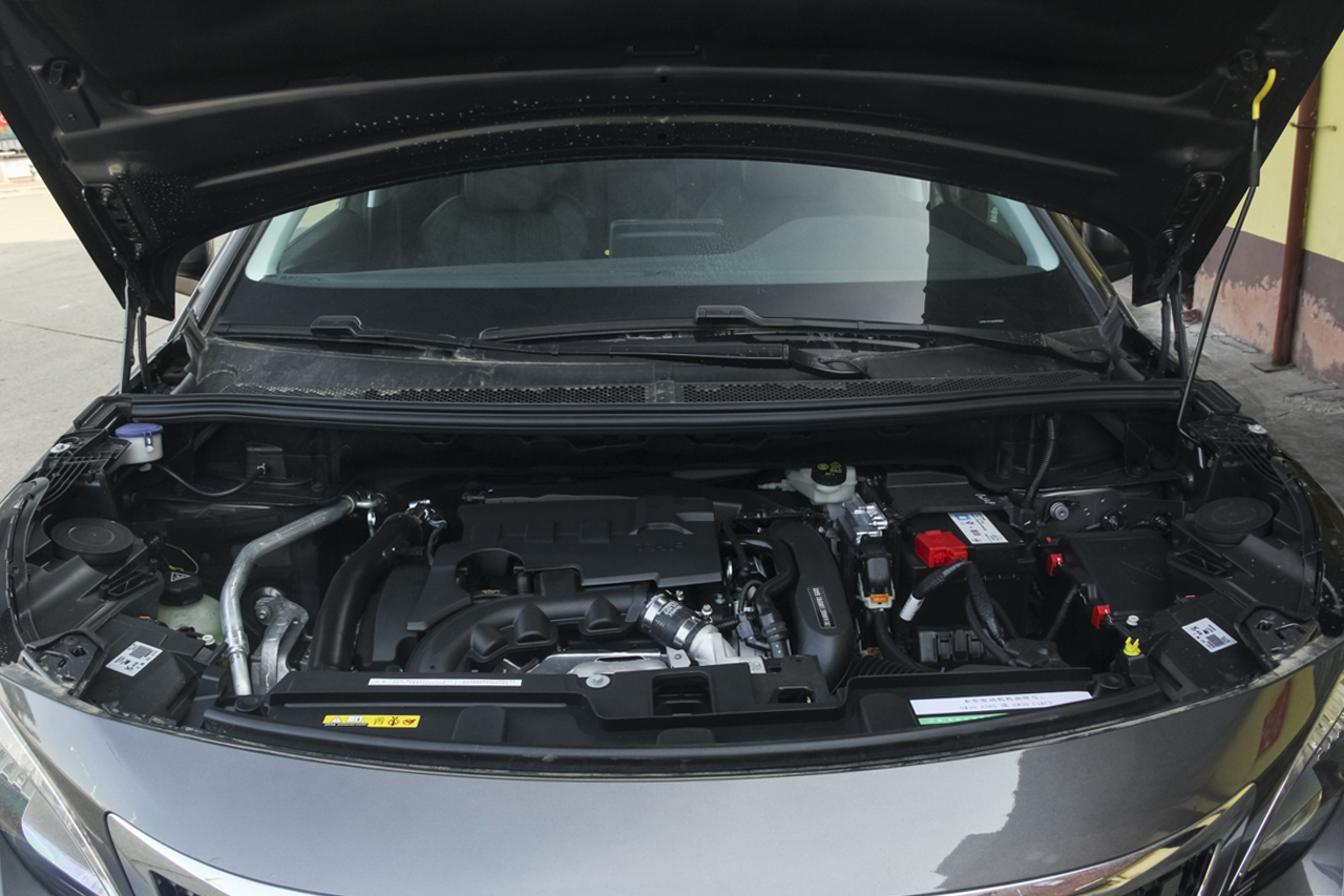 2017款标致4008 1.6T自动350THP精英版